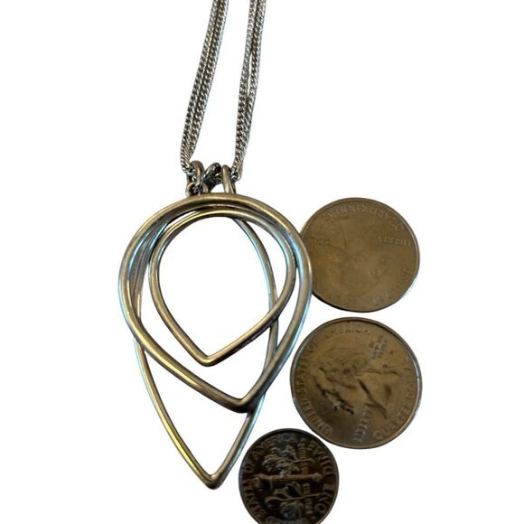 Antiqued Layered Gold-Tone Pendant Necklace. - Picture 8 of 8